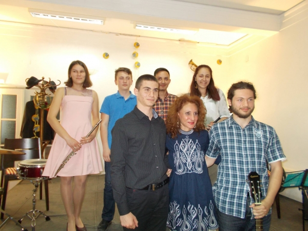 Състоя Концерт "А ла Такe Five" на ученици от класа по флейта и пиано с преподавател г-жа Мариета Куцарова